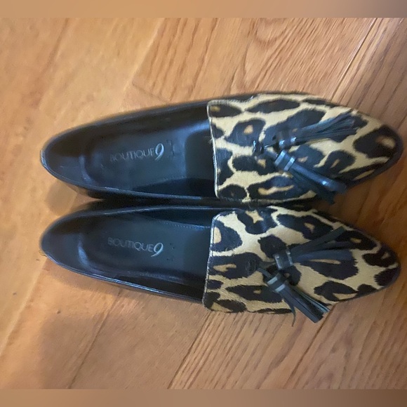 Boutique9 animal print loafers size 7W - Picture 4 of 5